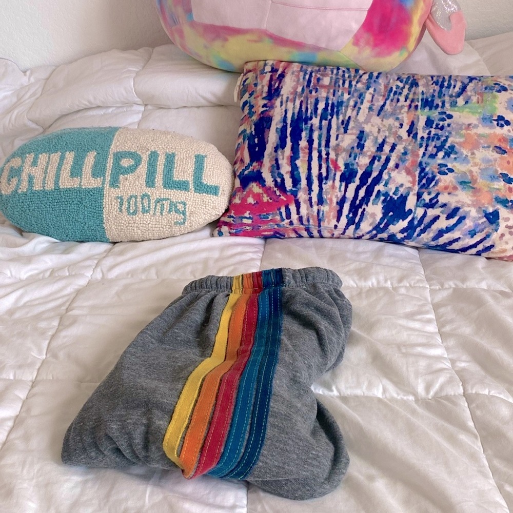 XS AVIATOR NATION 5 Stripe Gray Sweatpants!!🌈👛🌞💐🪞 lightly used!!
